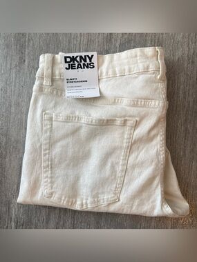 DKNY Slim Straight Jeans in Off-White 34x29